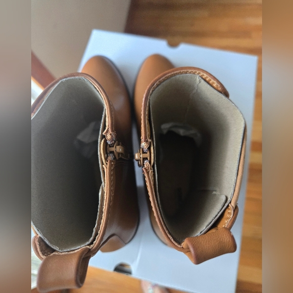 Sonoma Tan Ankle Boots with Elastic Side Panels Size 8 - Picture 7 of 11